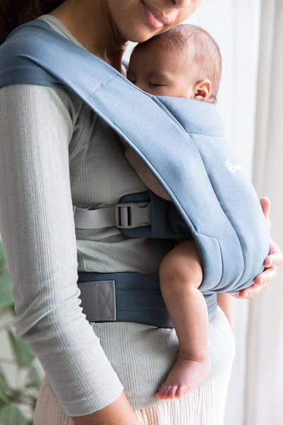 Ergobaby Embrace Babytrage für Neugeborene ab Geburt Extra Weich, Bauchtrage Baby-Tragetasche Ergono