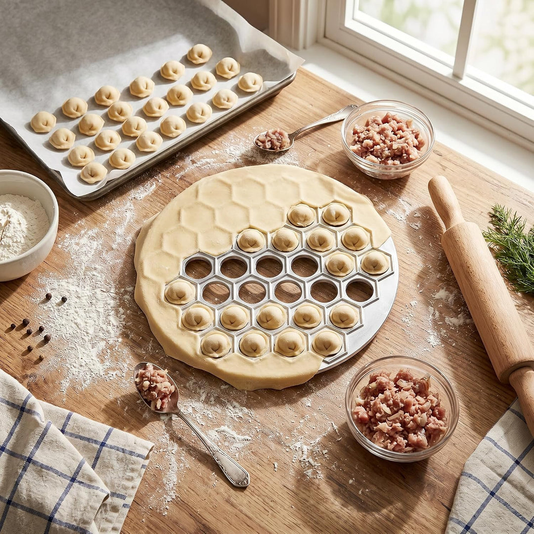 Pelmeni Form, 37 Löcher Russian Dumpling Maker aus Aluminiumlegierung, Silber, Ravioli Maker für DIY