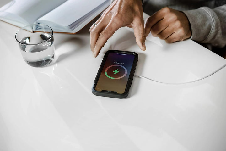 OtterBox Schutzhülle für iPhone 14 Pro (nur) Defender Series XT – schwarz, ohne Bildschirm, robust,