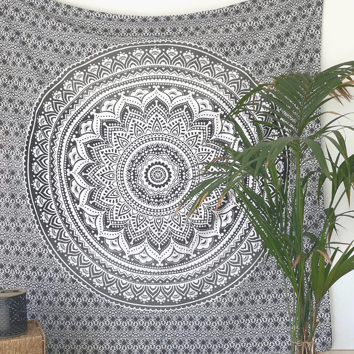 MOMOMUS Pareo oder Strandtuch XXL, Sandabweisend, mit Mandala-Motiv - Grosses Stranddecke Sandfrei S
