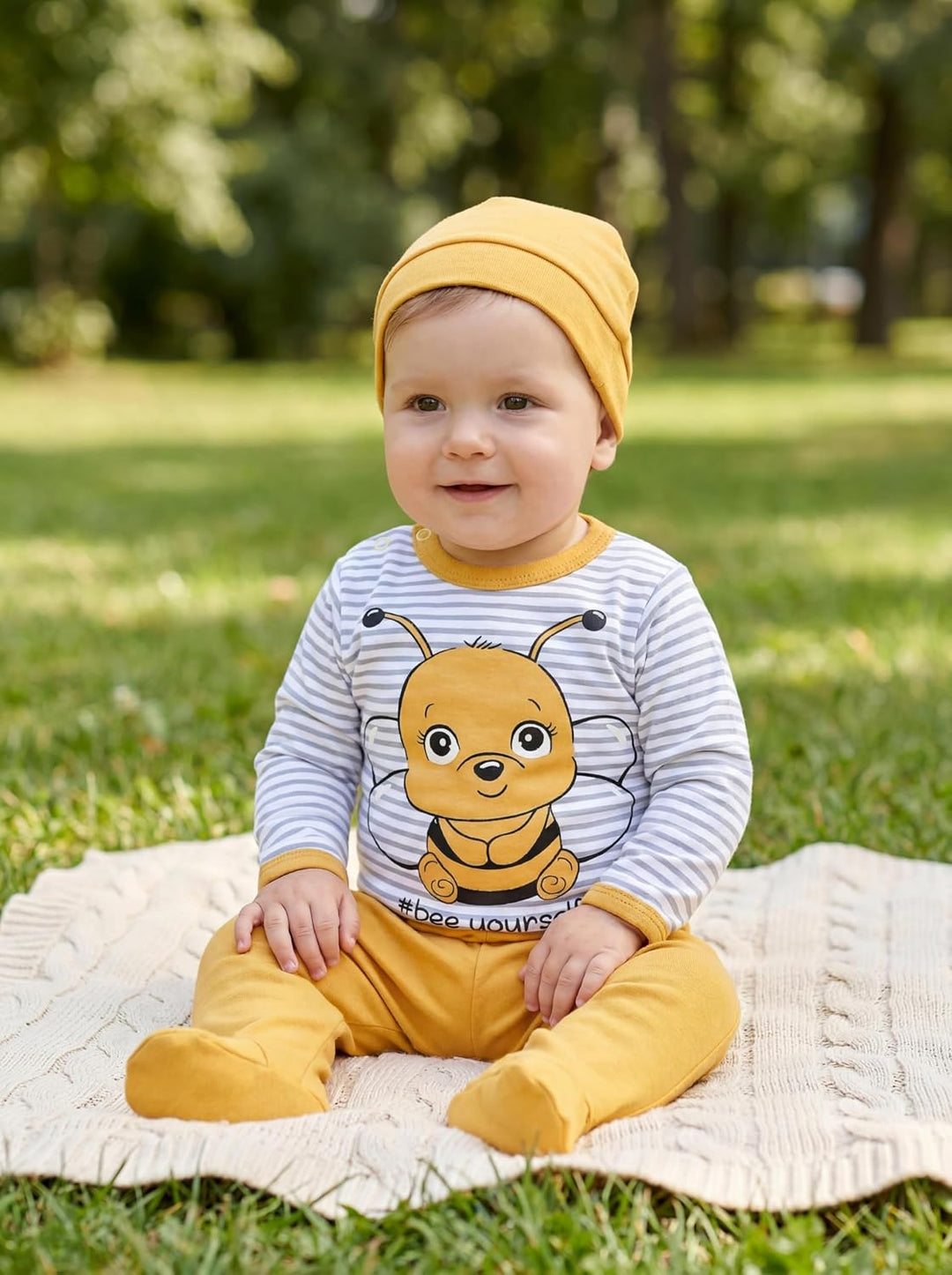 TupTam Baby Set mit Langarmbody, Hose &amp; Mütze – 3-teilig 68 Biene Gelb / Streifen Grau, 68 Biene Gel