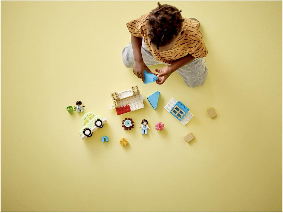 LEGO 10986 DUPLO Zuhause auf Rädern, Spielzeugauto mit grossen Steinen, Figuren und Spielzeugauto fü