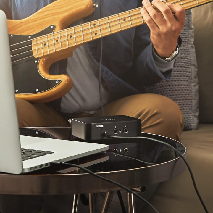 RØDE AI-1 - Studioqualität USB Audio Interface mit Neutrik™-Combo-Eingang für Musikproduktion, Strea