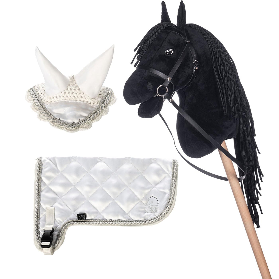 Brama West HKM Hobby Horse Set „Bobby“ – Steckenpferd Bobby + Turnier Decke & Fliegenhaube – Perfekt