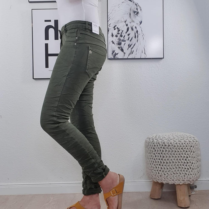 Jewelly Stretch Jeans| im Baggy Boyfriend Schnitt| Damen Hose mit dekorativer Knopfleiste| Perfekter