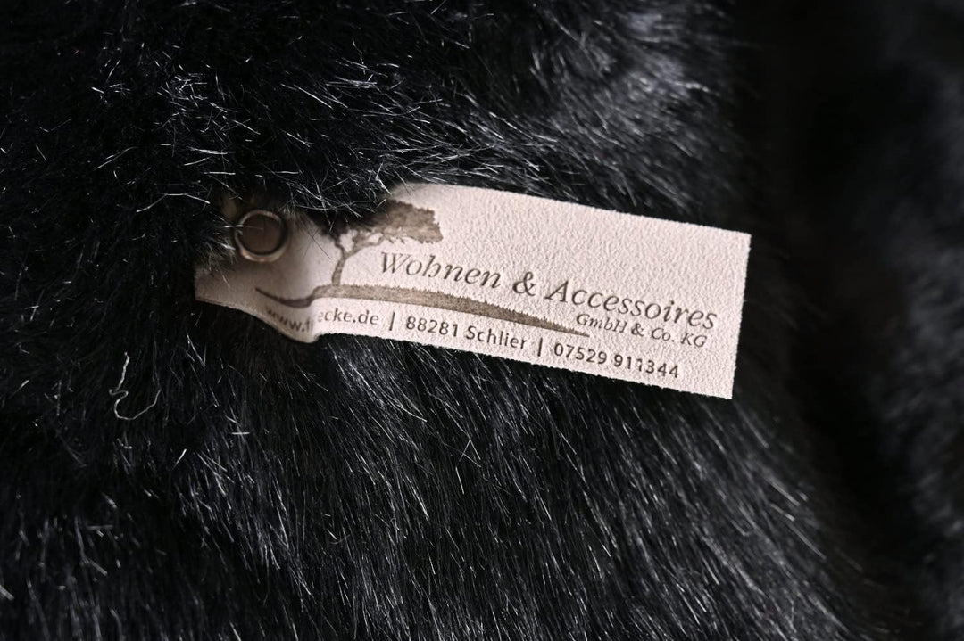 Wohnen & Accessoires GmbH & Co. KG Luxuriöse Felldecke Zobel schwarz - 5 Grössen - 150 x 200 cm bis