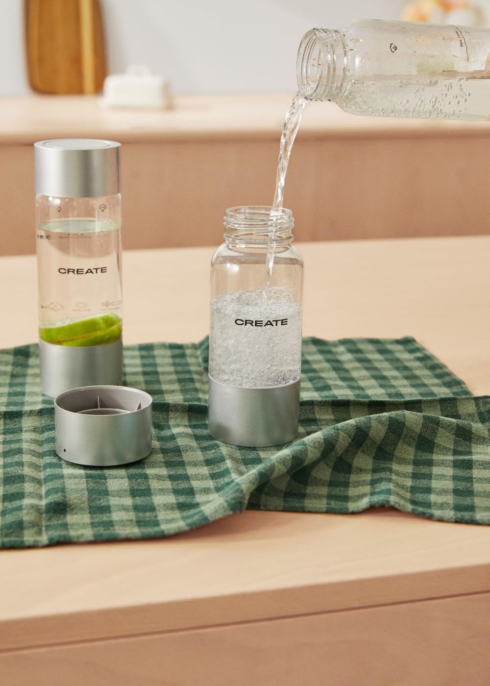 CREATE/SODA MAKER STUDIO/Wassersprudler 1L Sand + Doppelflasche 500ml + 350ml / Keine CO2-Flaschen e