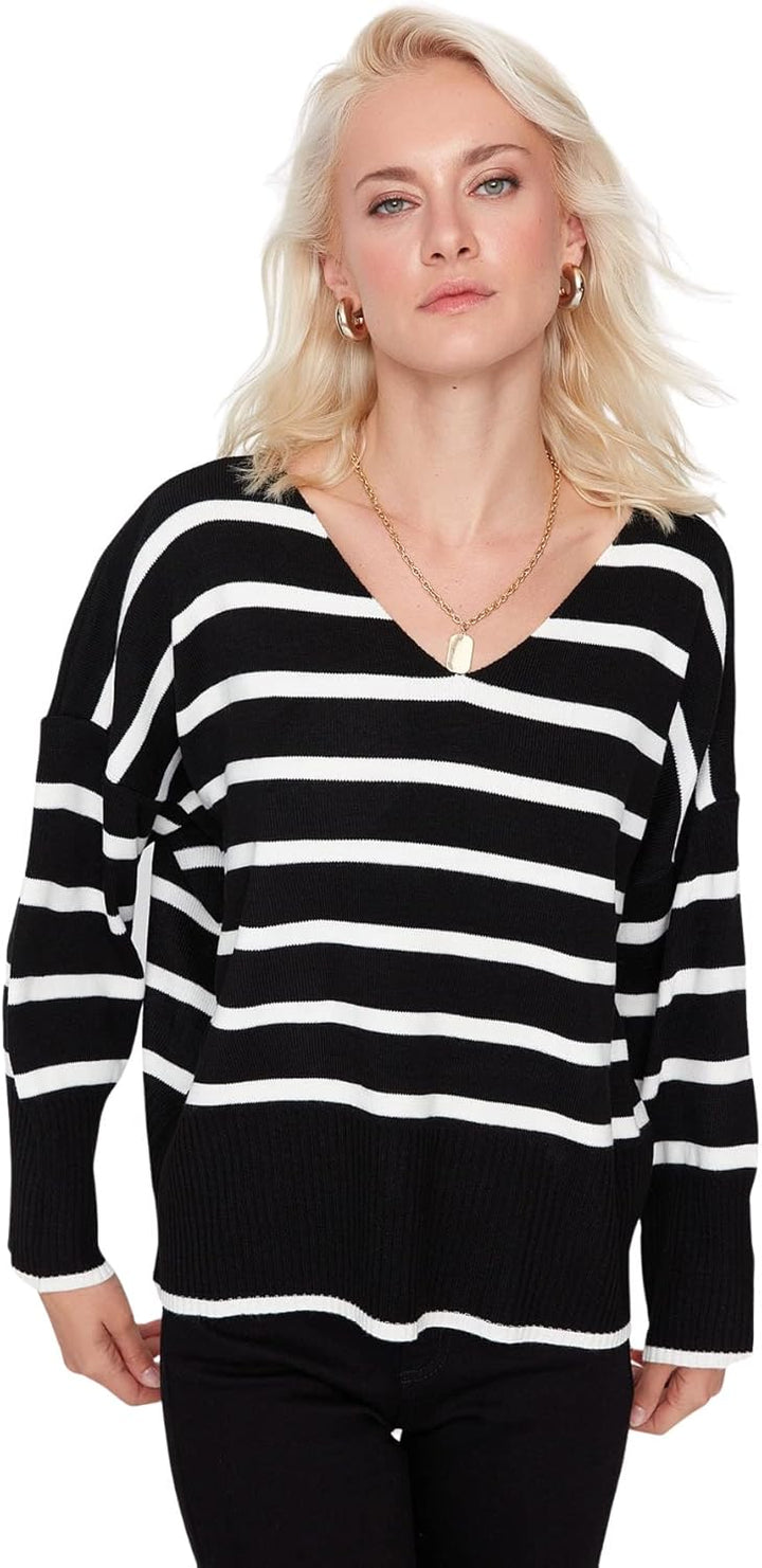 TRENDYOL Damen Normale Passform, Strickpullover mit V-Ausschnitt Pullover S Schwarz, S Schwarz
