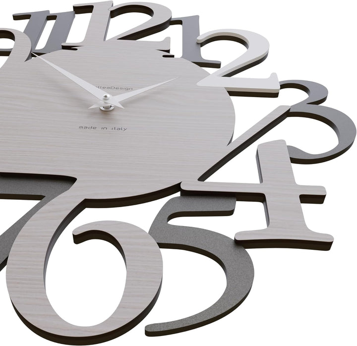 CalleaDesign Russell Wanduhr Weiss Quarzgrau Breeze Oak Elegantes Originelles Hochwertig 45 cm Moder