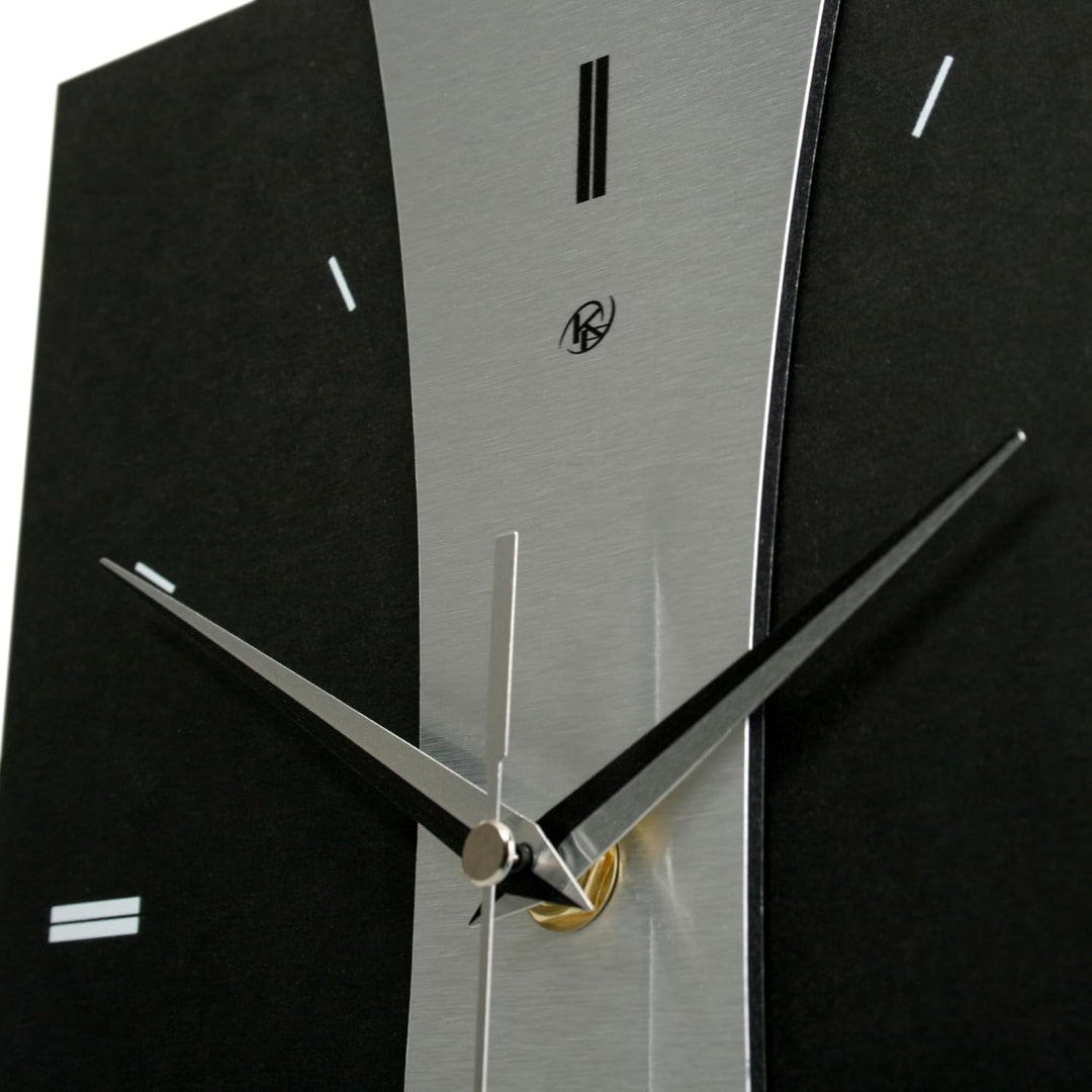 Kreative Feder Designer-Standuhr „Stripe“ aus Holz – Schwarze Tischuhr in modernem Metallic-Look ohn