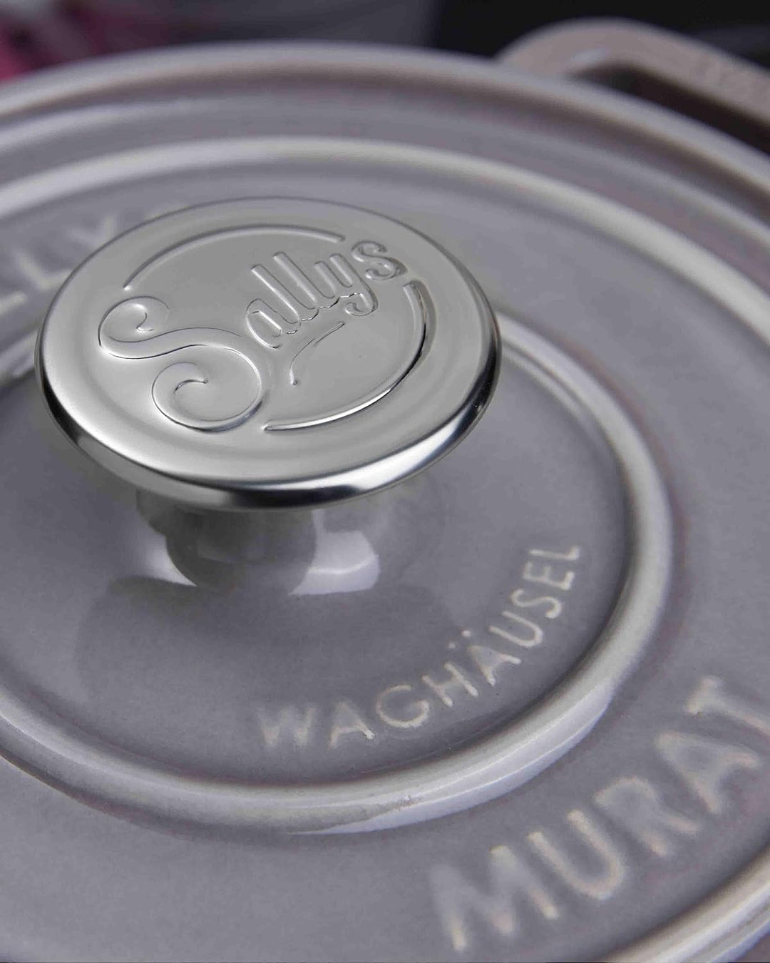 Sallys 'Murat' Gourmet Gusseisentopf inklusiv Inspirations-Kochheft mit Deckel, emaillierte Beschich