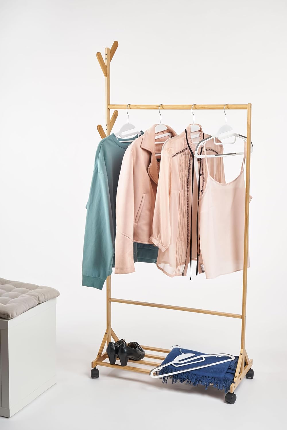 OGIVO Kunststoff Kleiderbügel – 20 er Set - rutschfest Bügel für Ihren Garderobe - kleine Stange für