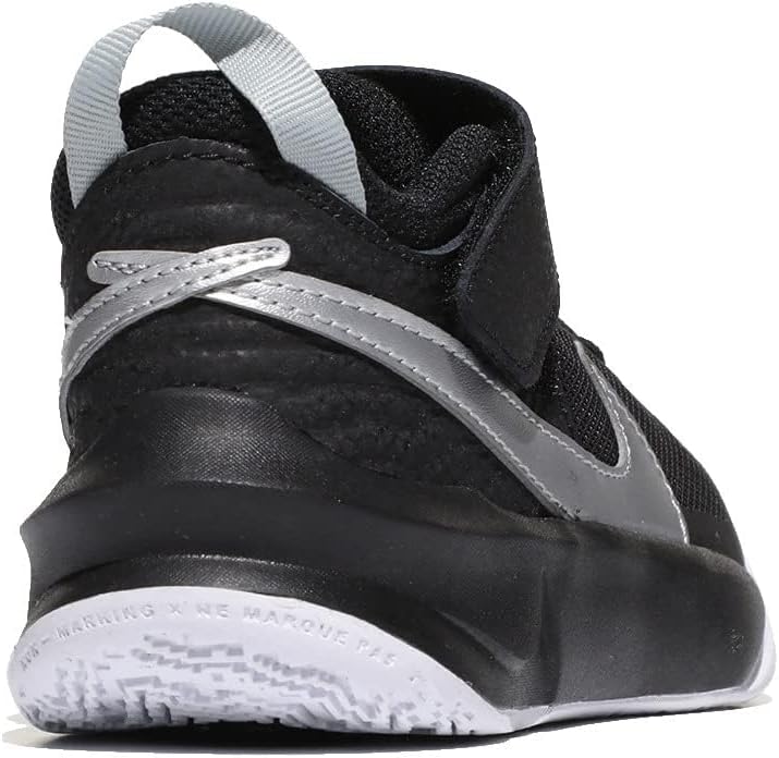 Nike Unisex Kinder Team Hustle D 10 Gs Gymnastikschuh 22 EU Black Metallic Silver Volt White, 22 EU