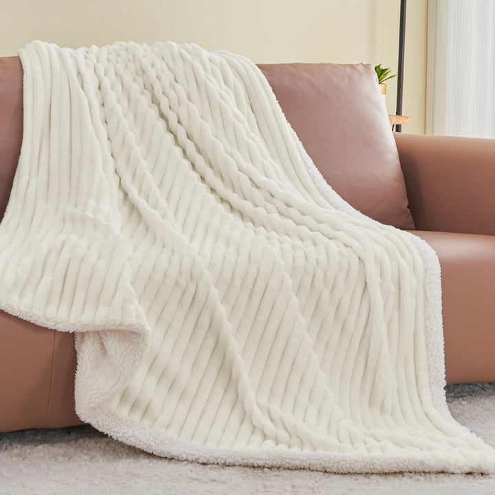 BEDELITE Kuscheldecke Flauschig Decke Klein - Dicke Sherpa Decken Cremeweiss 125x150 für Sofa, warme