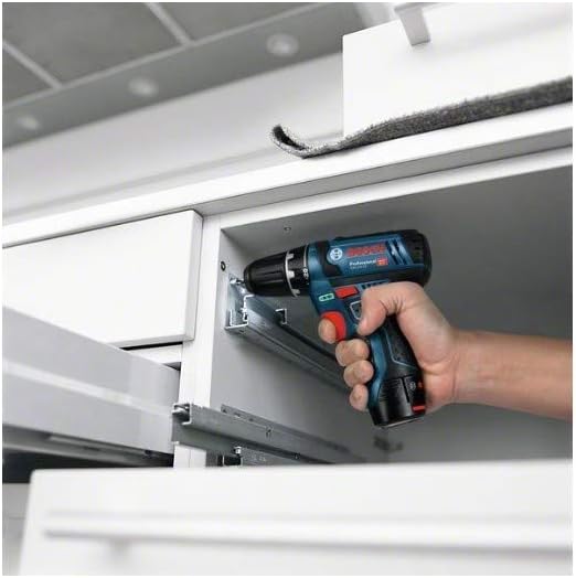 Bosch Professional Akku-Bohrschrauber GSR 12V-15 mit 2 Akkus 12 V, 2,0 Ah im Karton, Schwarz, Blau,