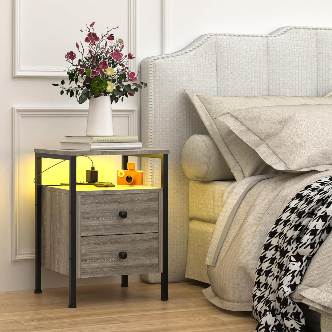 Lvhecforhm Nachttisch mit Steckdose, Beistelltisch mit USB-Anschlüssen, mit LED Licht, Beistelltisch