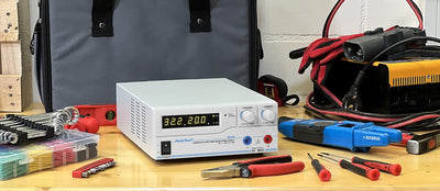 PeakTech 1575 – Labornetzgerät DC 1-32V / 0-20A mit USB, LED-Anzeige, DC-Schaltnetzteile, Stromverso