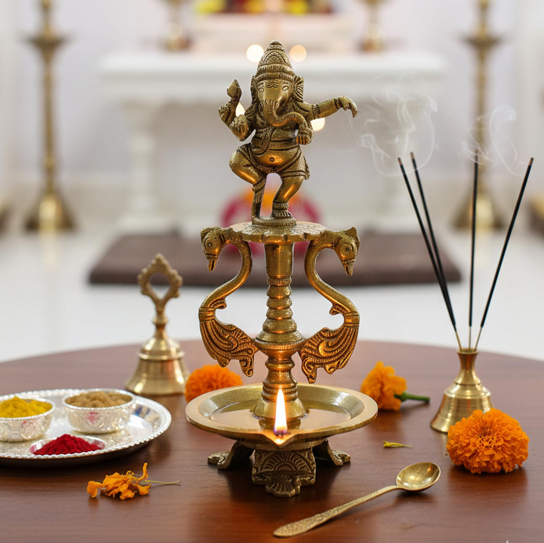 ESPLANADE - Messing Diya | Öllampe | Wohnkultur | Messing Diya | Messing Deepam | Messing Lampen | K