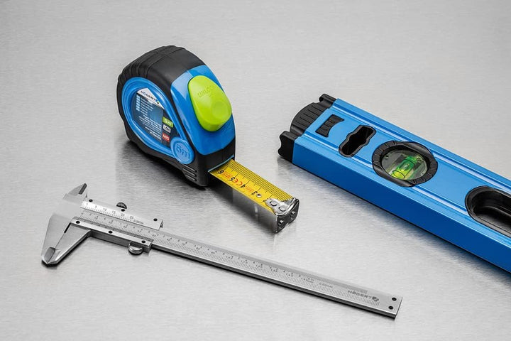 Högert Technik - Wasserwaage 200 cm, Verfügt über 3 Libellen: 0 ° / 45 ° / 90 °, Wasserwaagen aus Al