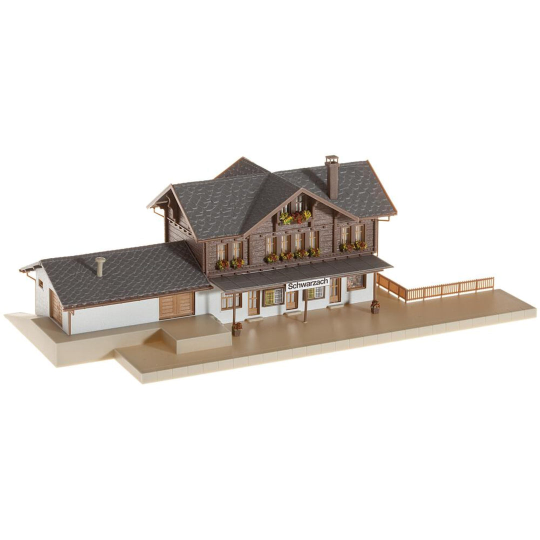 FALLER Bahnhof Schwarzach Modellbausatz mit 126 Einzelteilen 251 x 120 x 74 mm I Modelleisenbahn Zub