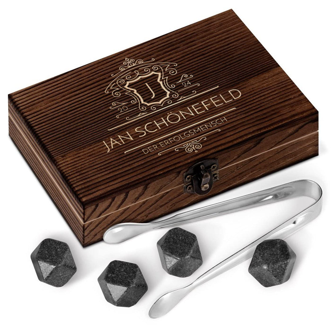 Maverton Whisky Steine Set - in Holzbox - personalisiert - 6 Eiswürfel + Zange + Velourbeutel - Kühl