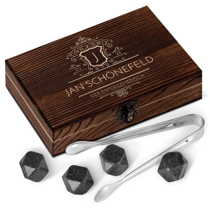 Maverton Whisky Steine Set - in Holzbox - personalisiert - 6 Eiswürfel + Zange + Velourbeutel - Kühl