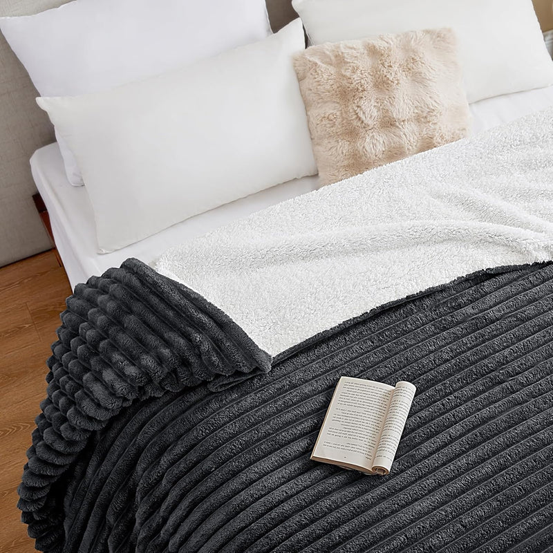 WAVVE Decke Sherpa Kuscheldecke Flauschig Grau - Extra Warme Dicke Weiche Grobe Kordecke Sofaüberwur