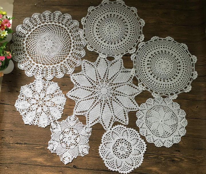 MINDPLUS Set mit 8 Handgehäkelten Deckchen aus Baumwolle Gehäkelte Spitze Deckchen Untersetzer Tisch