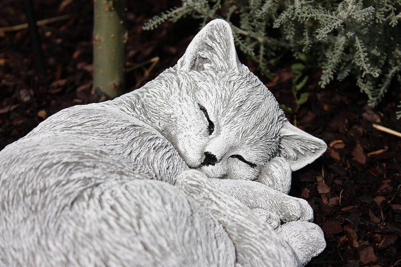 stoneandstyle Steinfigur Katze schlafend, eingerollt, frostfest bis -30°C, massiver Steinguss