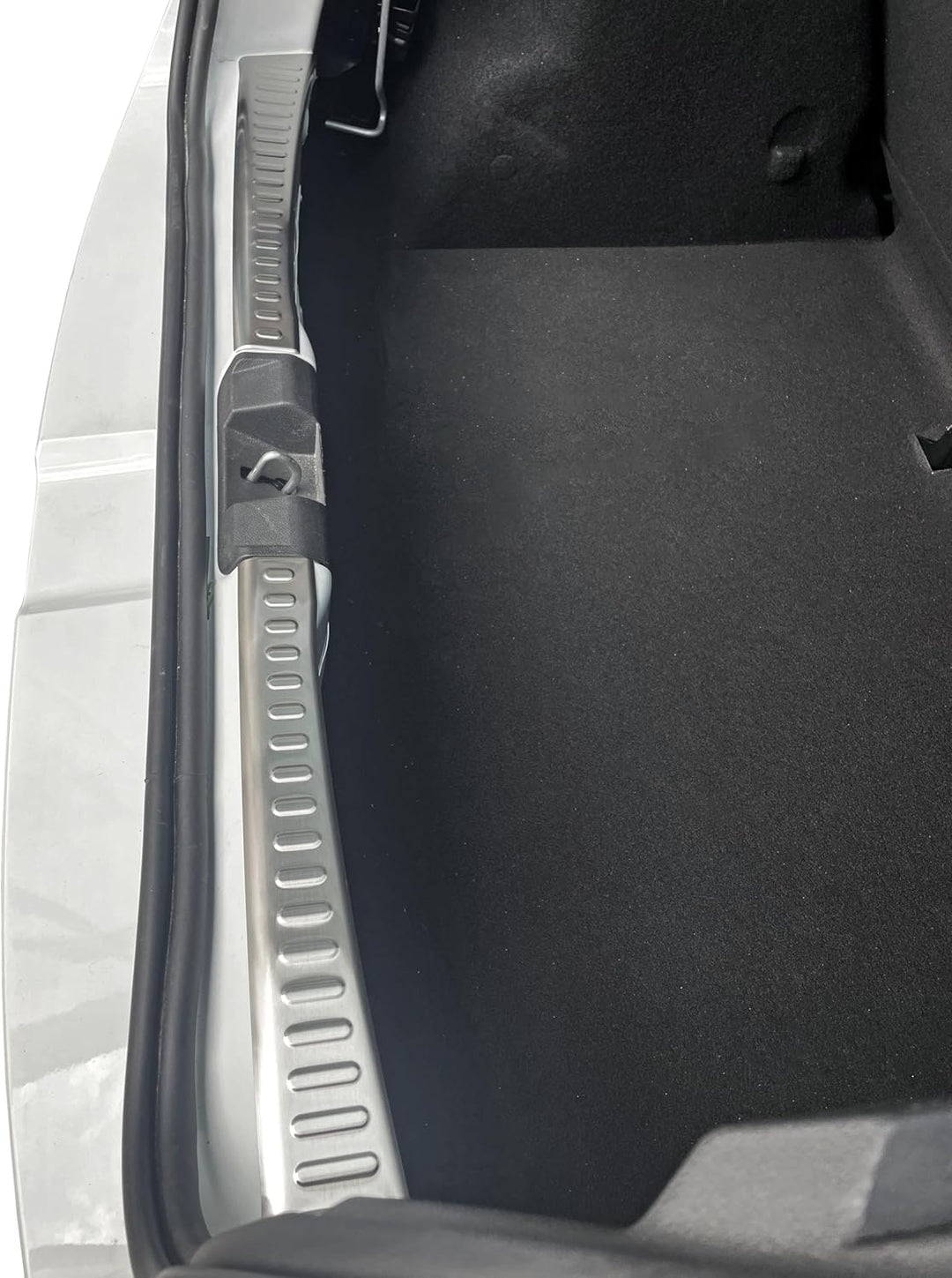 RECAMBO Ladekantenschutz Edelstahl matt gebürstet mit Textur - kompatibel für Dacia Sandero 3 - DJF