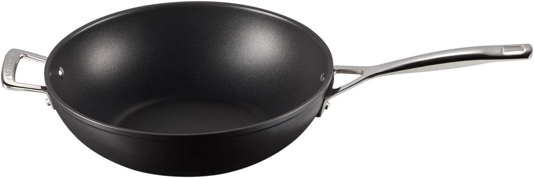 Le Creuset Aluminium-Antihaft Wok-Pfanne mit Gegengriff, Ø 30 cm, Für alle Herdarten inkl. Induktion