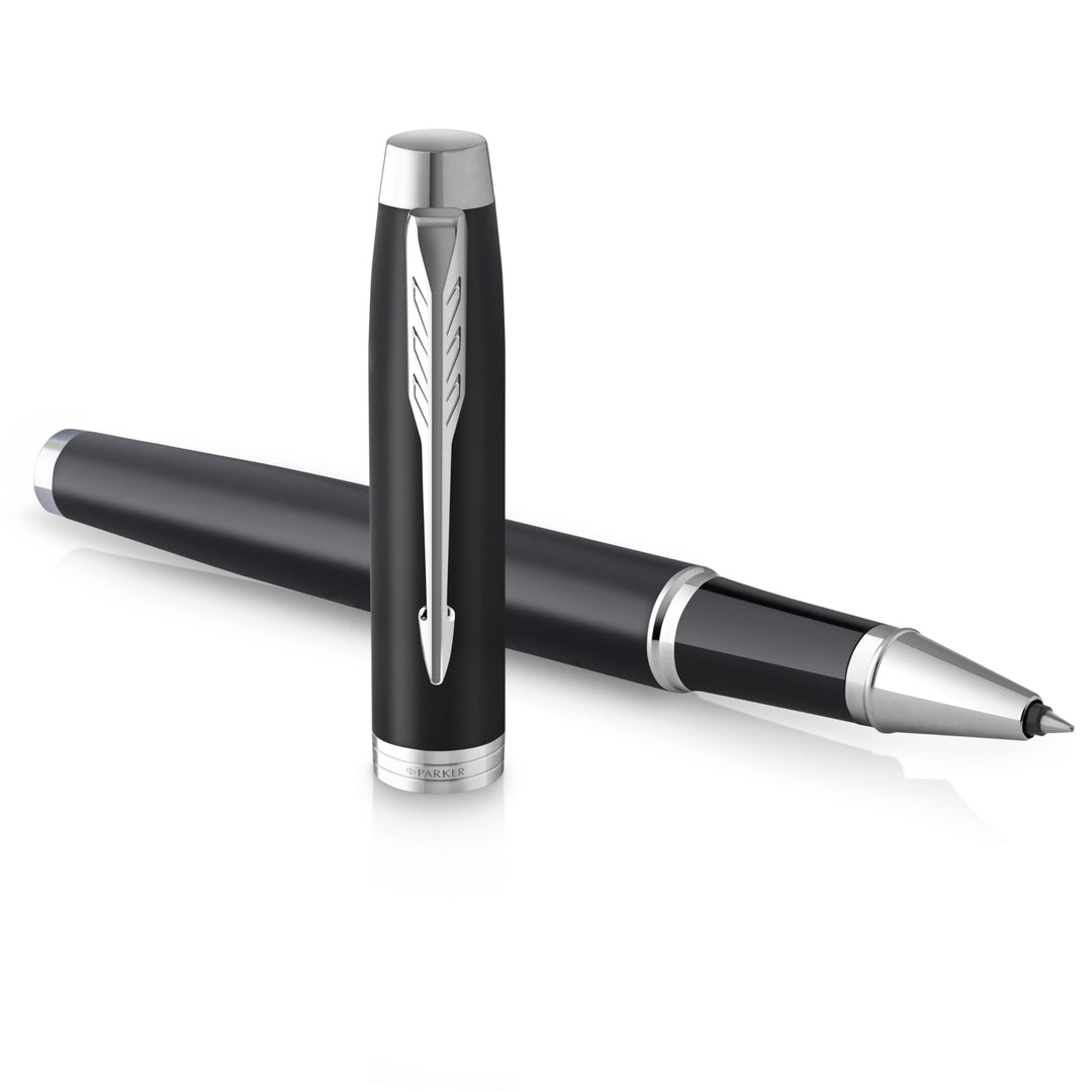 Parker IM Rollerball Mattschwarz mit Chrom-Zierteilen feine Spitze mit schwarzer Tinte Geschenkbox M