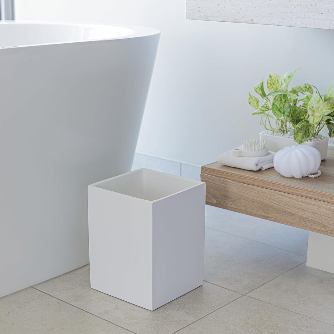 YEW DESIGN Kleiner Eckiger Mülleimer in Weiss Matt, 7,5 L / 2 Gallonen – Papierkorb für Zuhause, Bad