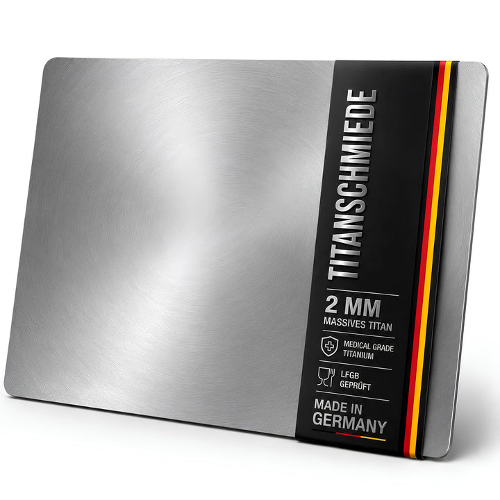 Titan Schneidebrett Made in Germany | 250 x180 x 2 mm | Hygienisch, Robust, Reines Titan