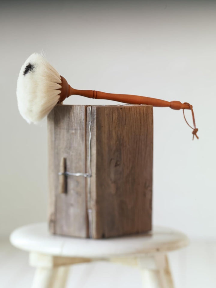 Staubwedel aus Ziegenhaar, 36 x 5,5 x 5,5 cm, Hellbraun.