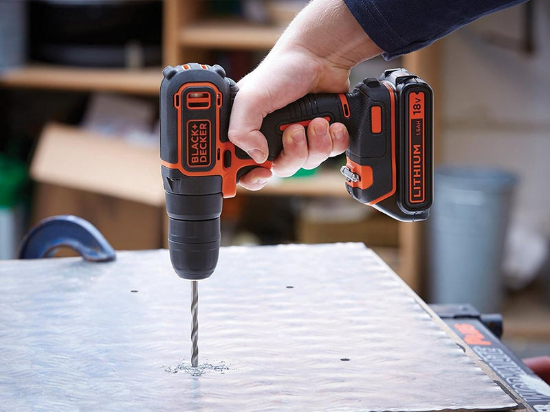 Black+Decker BDCDC18BAFC-QW Bohrschrauber (18V, 2X Li-Ion Schiebe-Akku, Planetengetriebe, LED-Arbeit