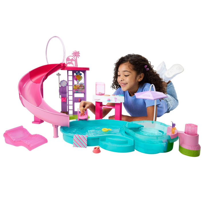 Barbie Traumpool Spielset mit sechs Spielbereichen, einschliesslich Rutsche und schäumendem Whirlpoo