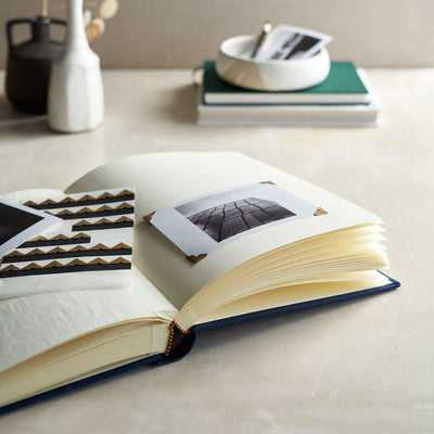 Semikolon 364005 Foto-Album Medium Finestra – 21,6x25,5 cm – 80 Seiten cremefarben, für 160 Fotos –