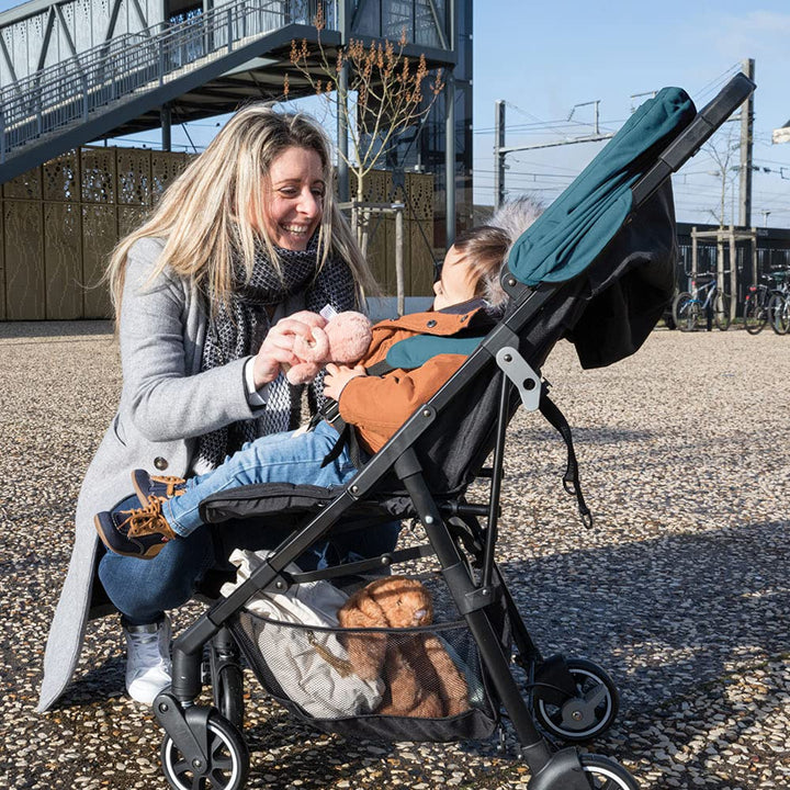 Bebeconfort Buggy Teeny 3D, Ultrakompakt zusammenklappbarer Kinderwagen inkl. passender Tragetasche,