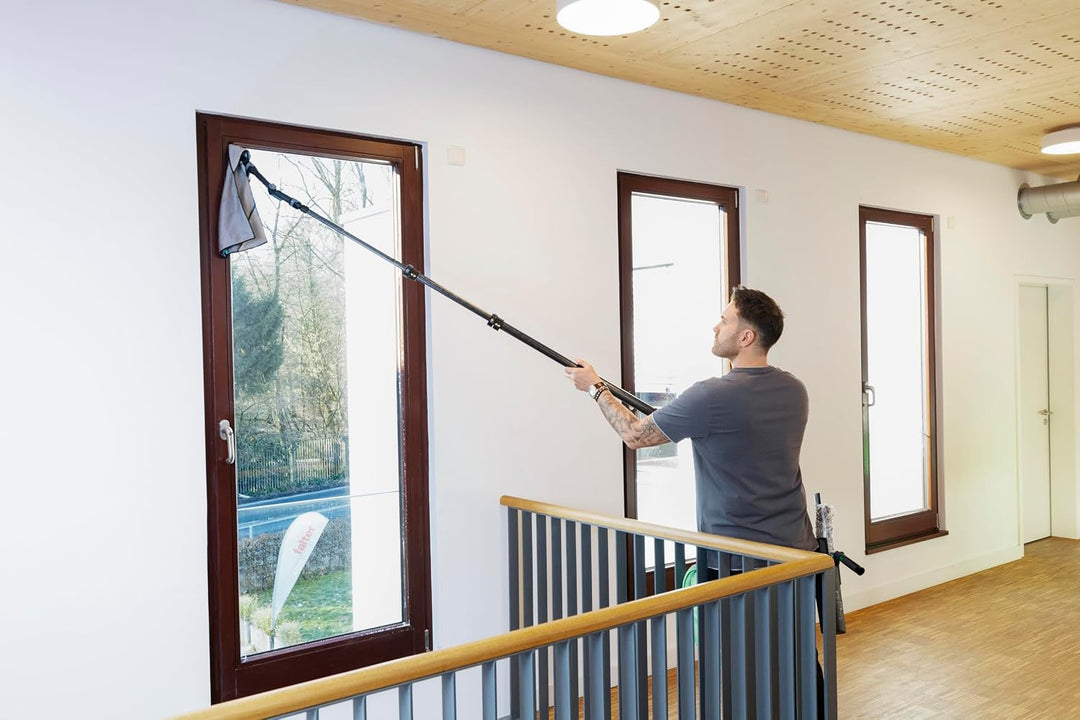 Unger Carbon Teleskopstange Ninja (5,50 m, 4-teilig, Anti-Rutsch Endkappe, kompakt, Fensterreinigung