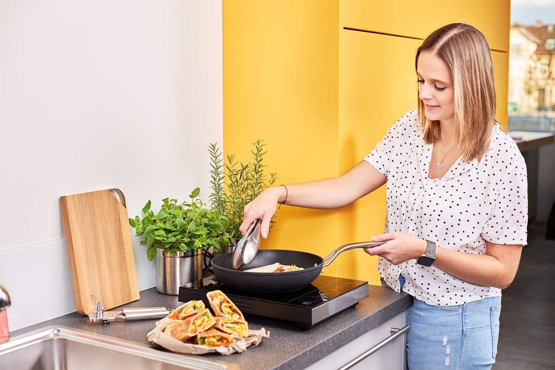 RÖSLE Gourmetzange Silikon, Hochwertige Küchenzange mit Silikonrand und patentiertem Verschlusssyste