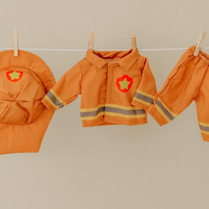 Miniland – Kleidung für 38 cm Puppe, Feuerwehr-Kostüm für Rollenspiele und Berufsbildung Feuerwehrma