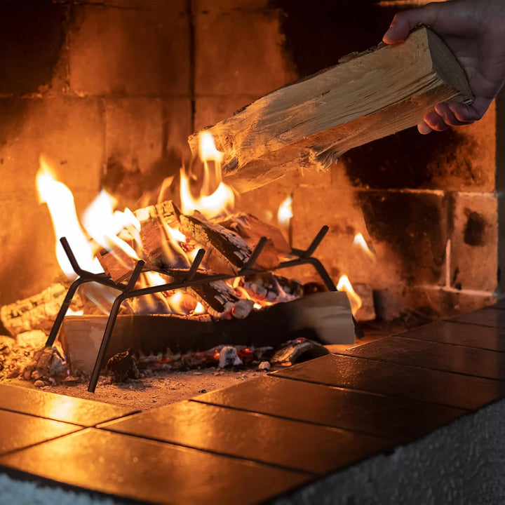 Relaxdays Kamin Feuerrost, Schmiedeeisen, Feuerbock mit Füssen, eckig, robust, HBT: 20 x 45,5 x 36 c