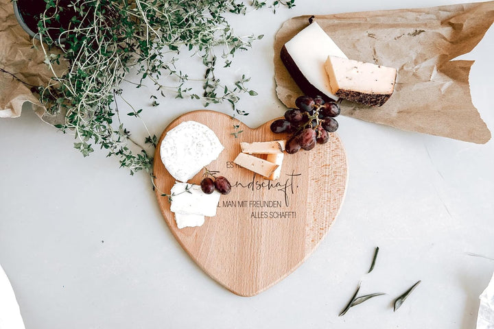 Schneidebrett Herz Buche mit Gravur personalisiert Mit Eigener Gravur 24L x 22B cm, Mit Eigener Grav