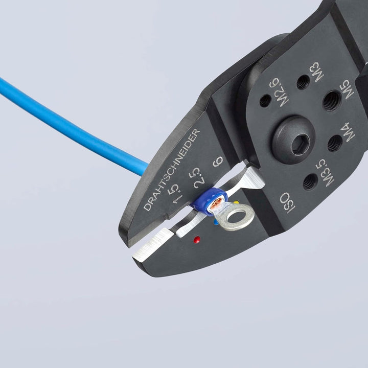 KNIPEX Crimpzange, 0,5-6,0 mm², für Kabelschuhe und Flachsteckverbinder, mit Abisolier- und Scheidfu