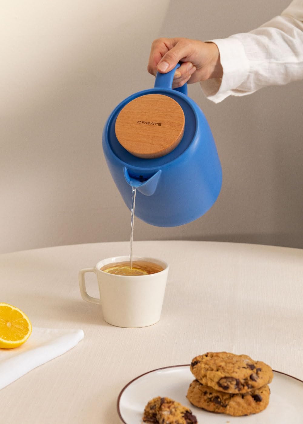 CREATE/KETTLE CERAMIC/Keramischer Wasserkocher Strong Blue/Keramikgehäuse, Aufheizen in 5 Minuten, 1
