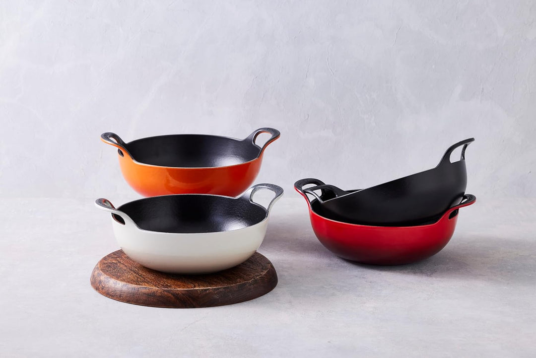 Le Creuset Balti Dish aus Gusseisen, 24 cm, 2,7 Liter, Schwarz matt, 20142240000460, Schwarz Matt