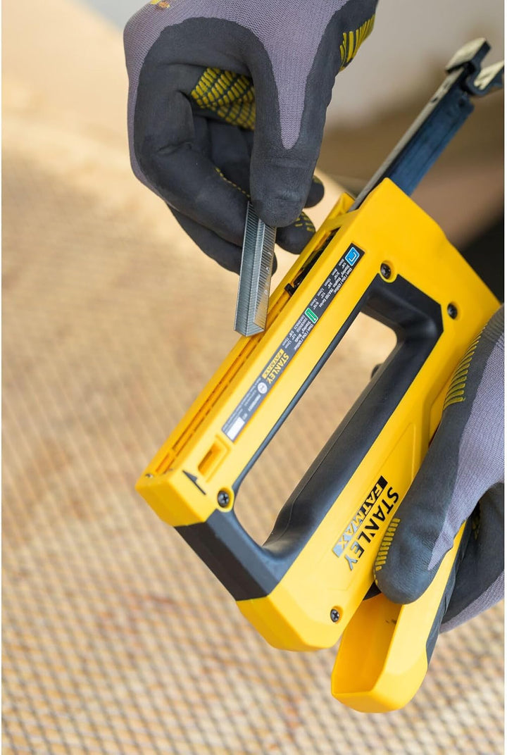 Stanley FatMax Reverse Squeeze Tacker (mit Sichtfenster am Klammerfach, Unterlademagazin, flexible D