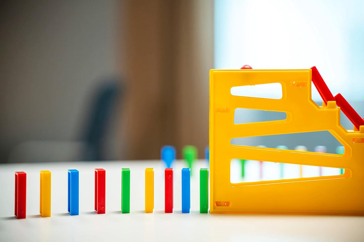 GOLIATH Domino Express Ultra Power Bauspiel ab 6 Jahren, für 1 oder mehr Spieler, fördert Einfallsre