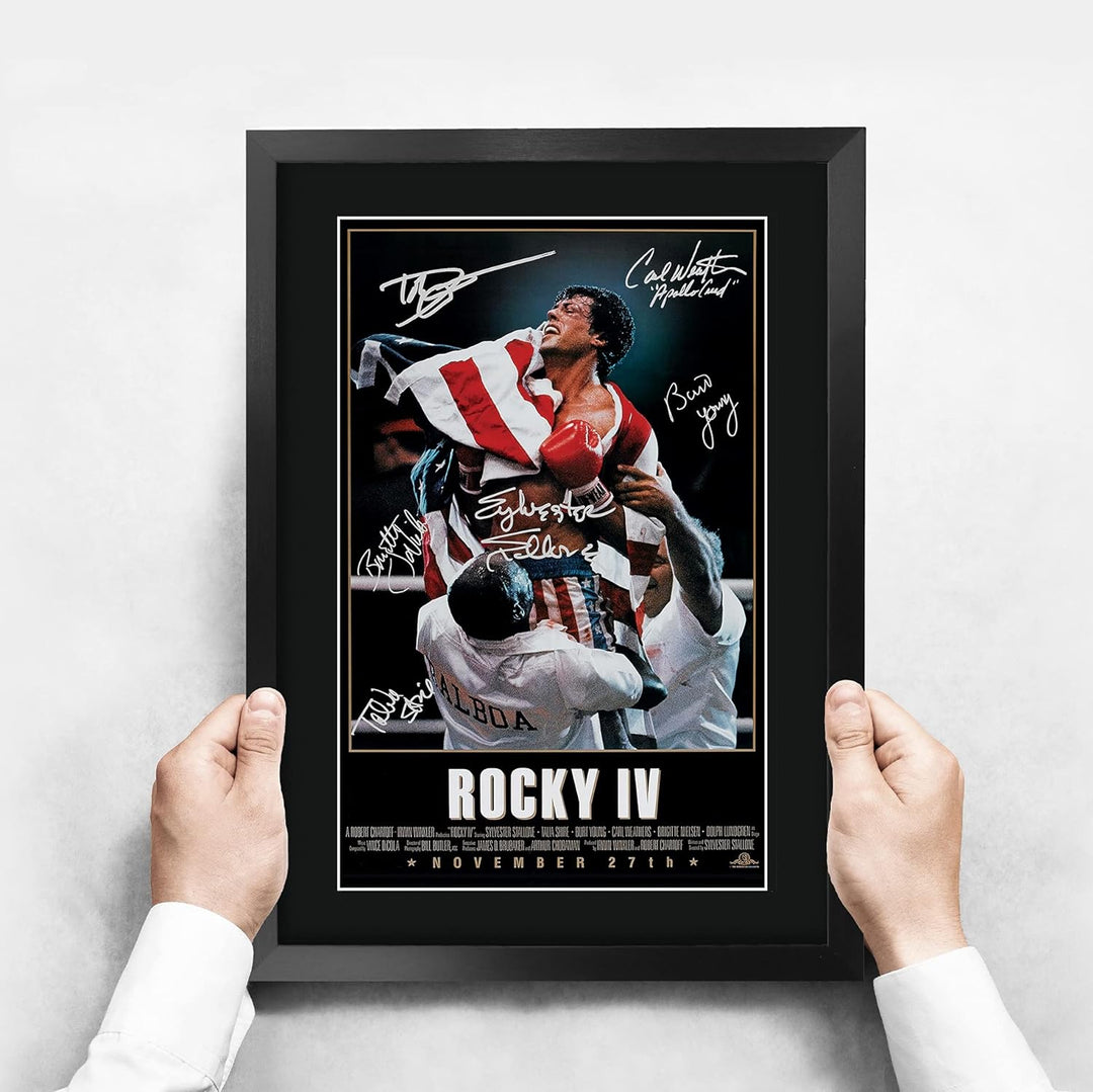 HWC Trading Rocky IV The Cast Rocky 4 Sylvester Stallone Dolph Lundgren Gifts Poster mit Autogramm f
